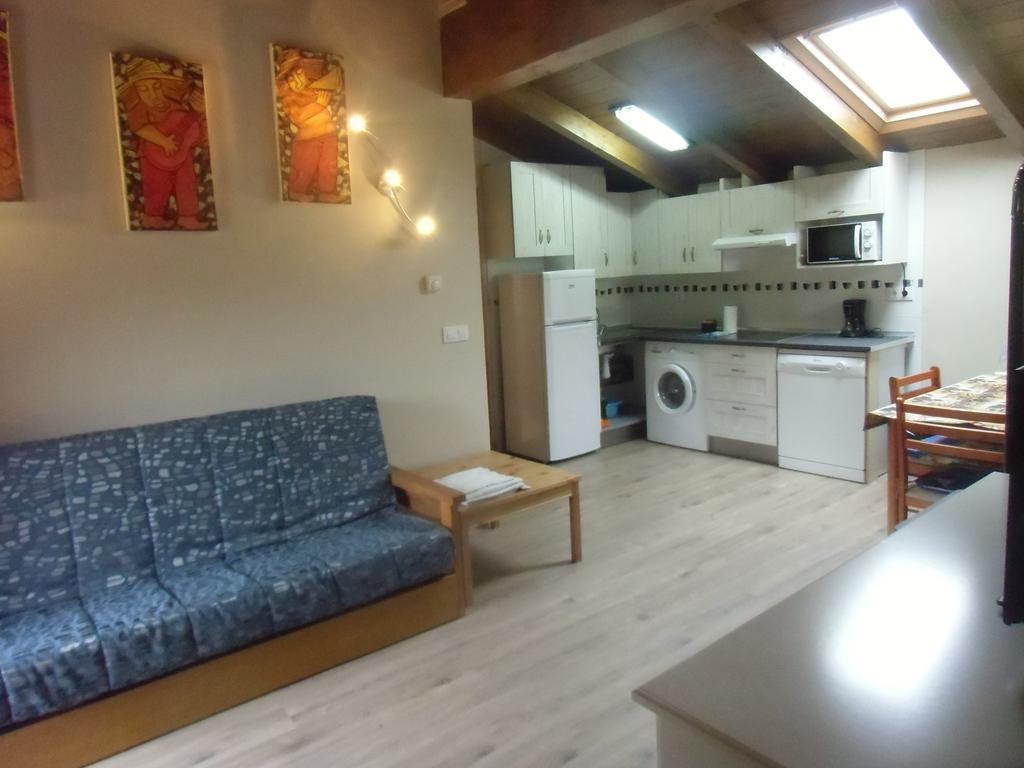 Apartamentos Playa La Franca Buitenkant foto