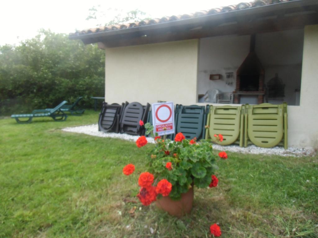 Apartamentos Playa La Franca Buitenkant foto